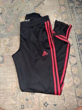 Adidas women’s Tiro pants black/hot pink